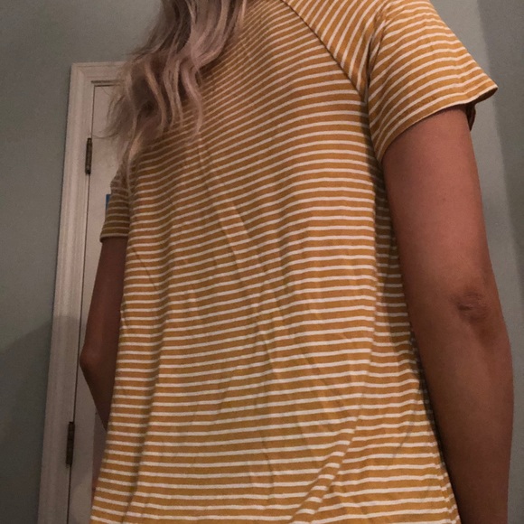 American Eagle TShirt - Picture 2 of 2